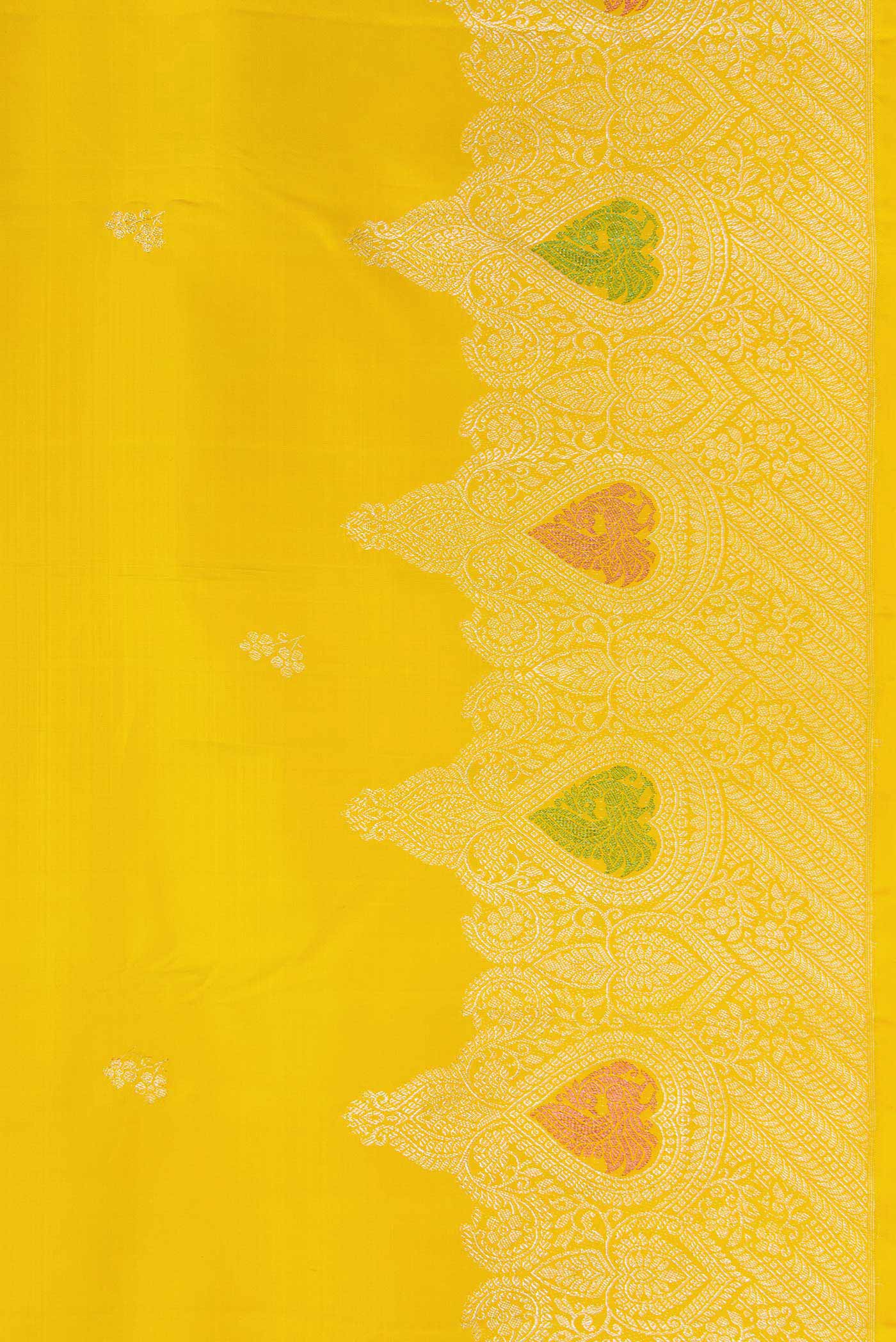 Border image of Pure Silk Pure Zari Yellow Dual Tone Kanchipuram Saree with Zari Butta on the body and Fancy Border. 