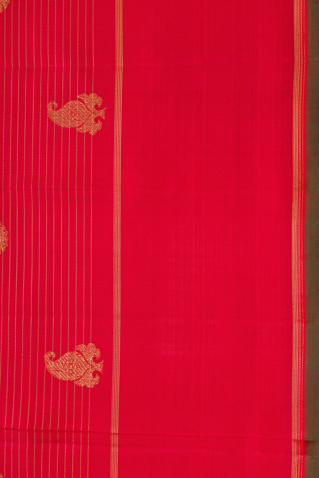 Border image of Pure Silk Pure Zari Red Dual Tone Kanchipuram Saree with Zari Butta on the body and Zari Border. 