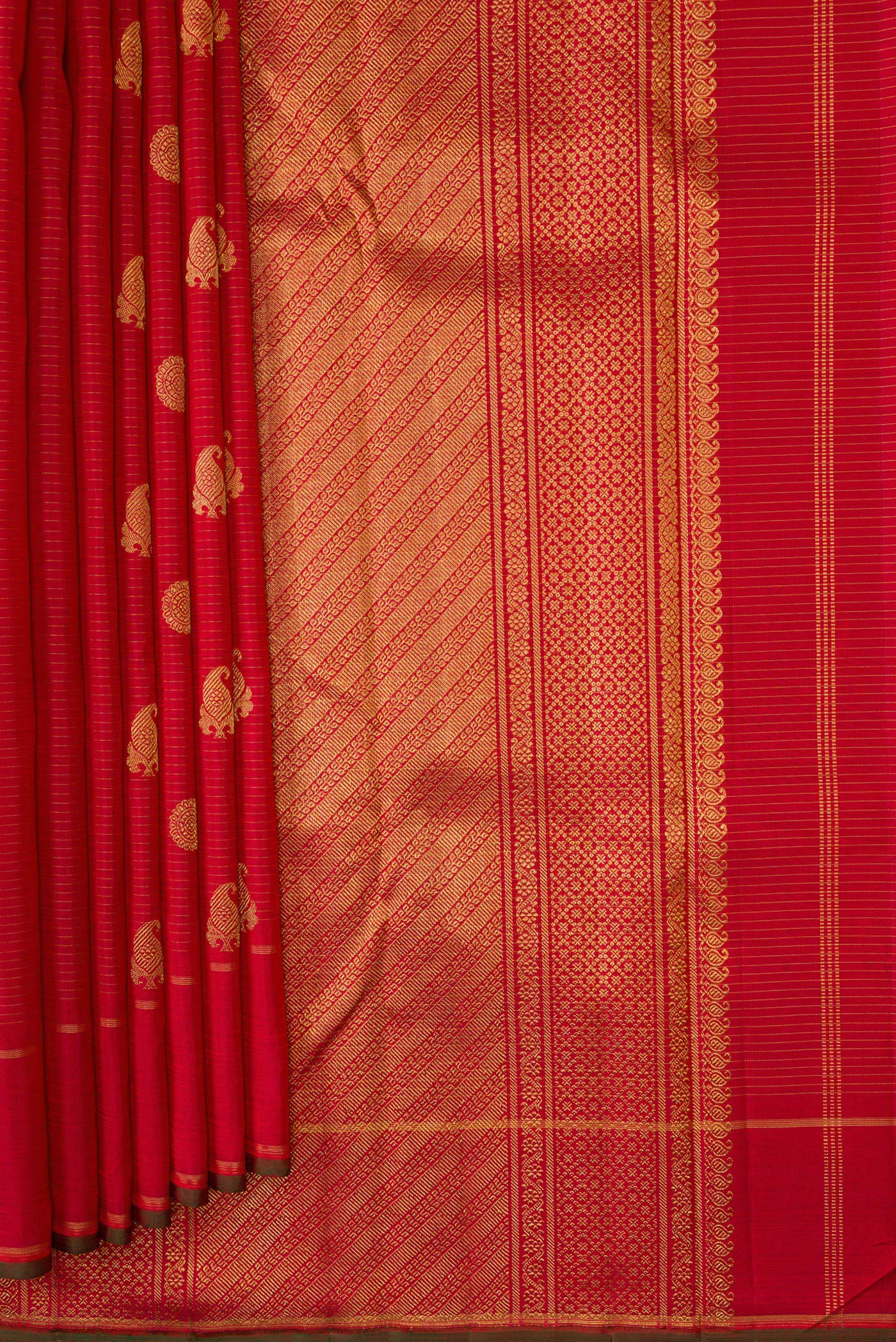 Pleats and pallu of Pure Silk Pure Zari Red Dual Tone Kanchipuram Saree with Zari Butta on the body and Zari Border. 