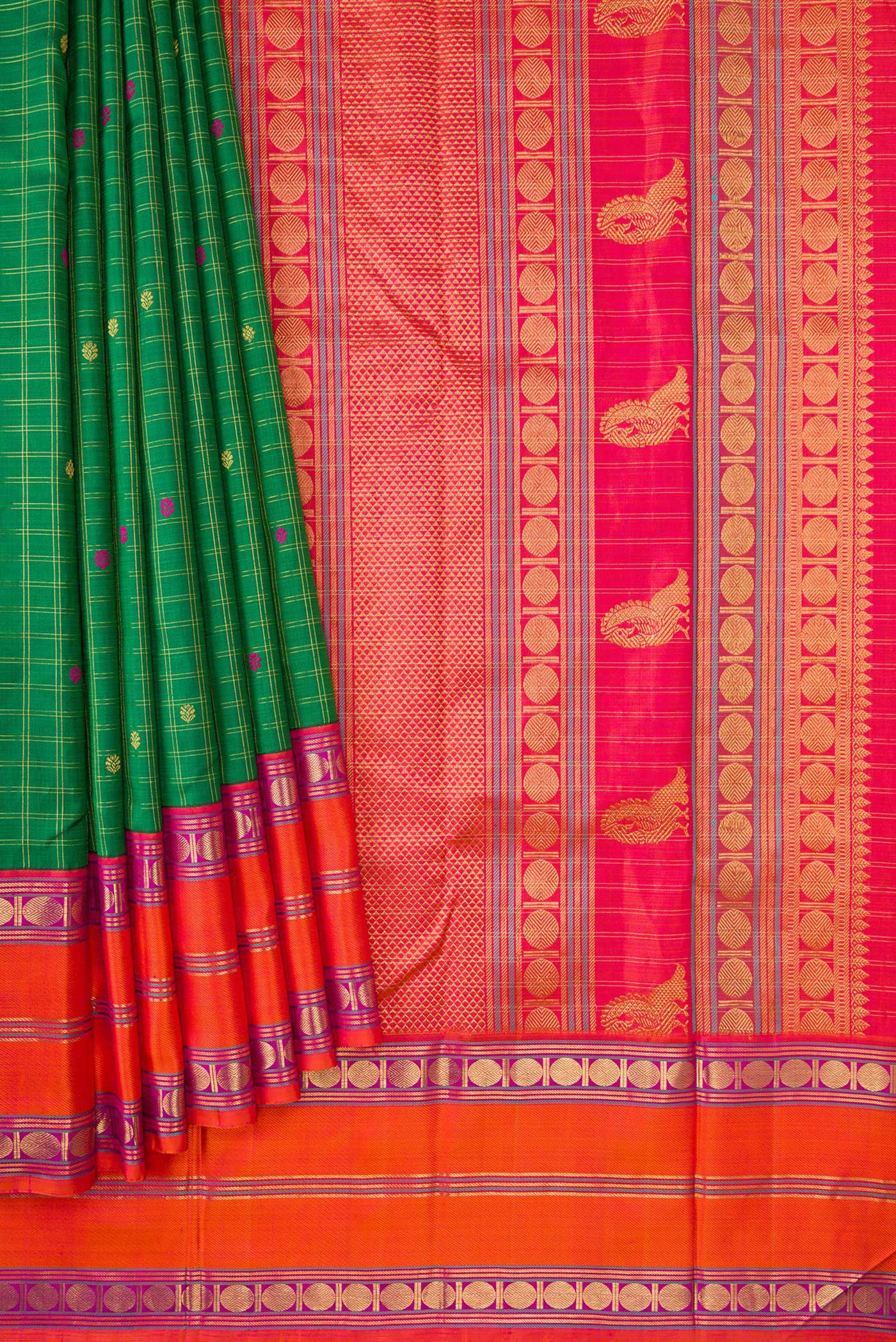 Pleats and pallu of Pure Silk Pure Zari Green Dual Tone Kanjivaram Saree with Checked design on the body and Zari And Thread Border. 