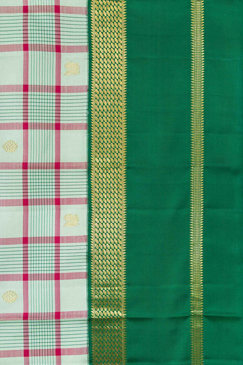 Border image of Pure Silk Pure Zari Light Green Dual Tone Kanjivaram Saree with Checked design on the body and Zari Border. 