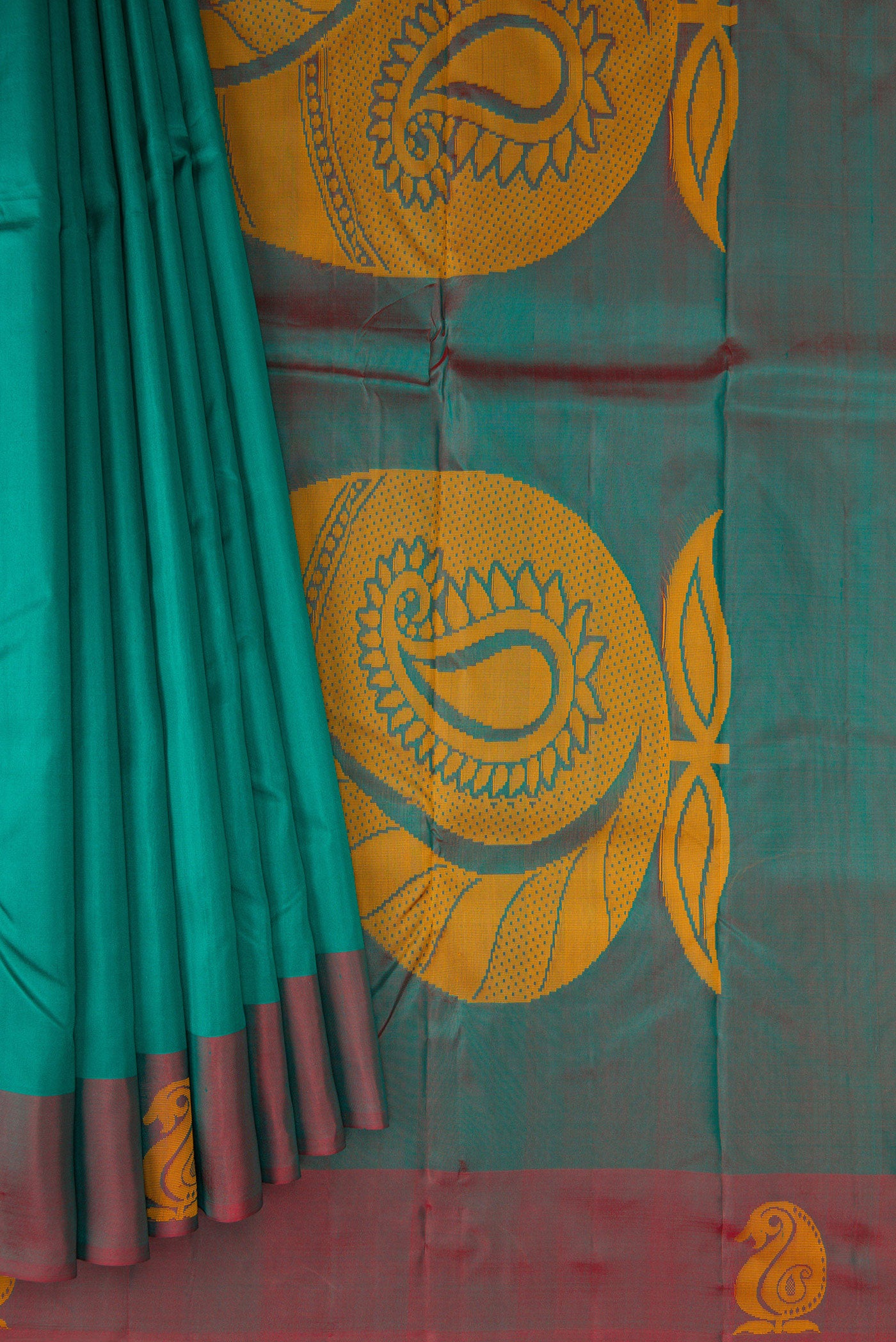 Pleats and pallu of Sea Green Dual Tone Soft Silk Saree with Plain Body and Fancy Border. 