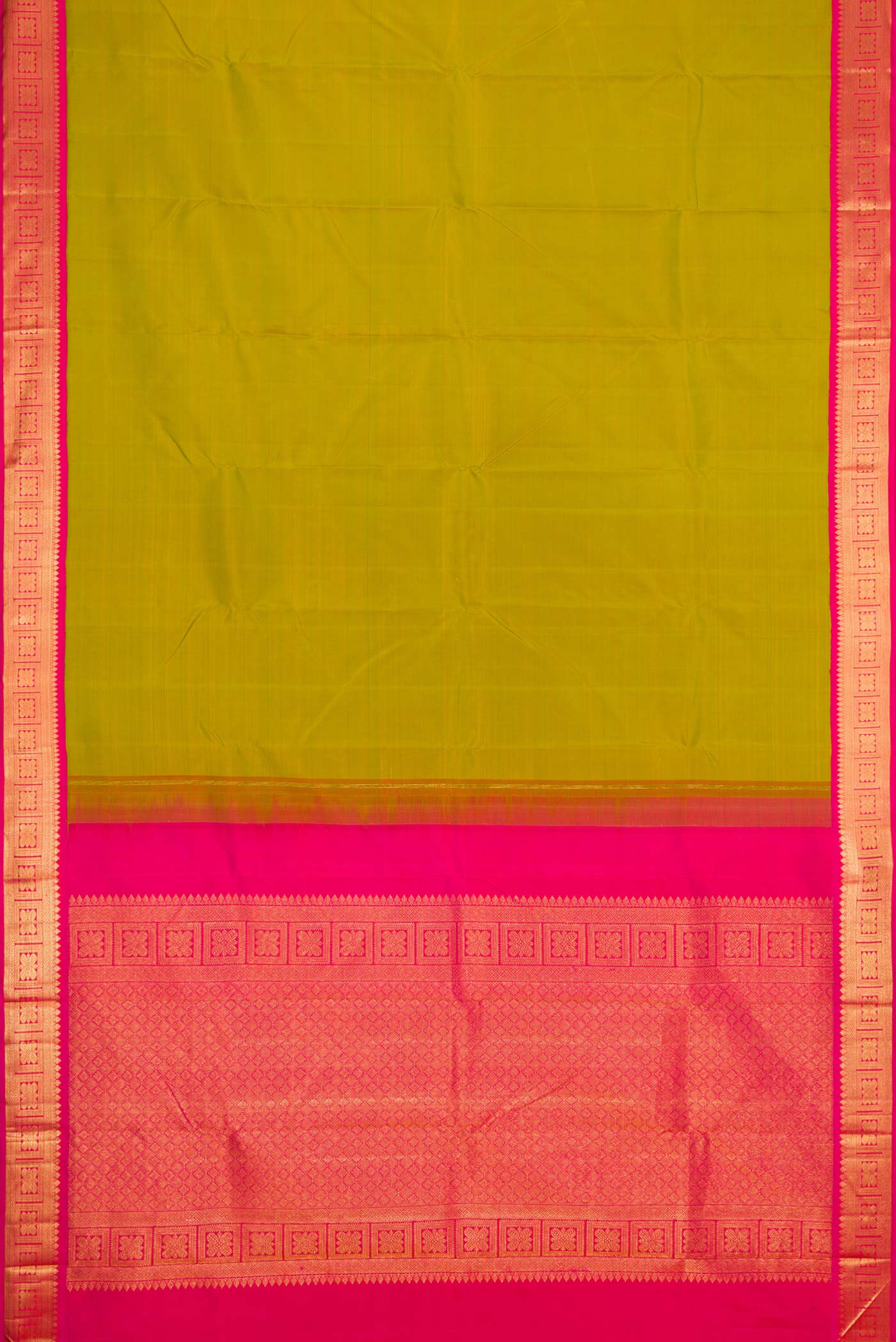 Flat view of Mehandi Green Dual Tone Kanchipuram Silk Saree with Plain Body and Zari Border