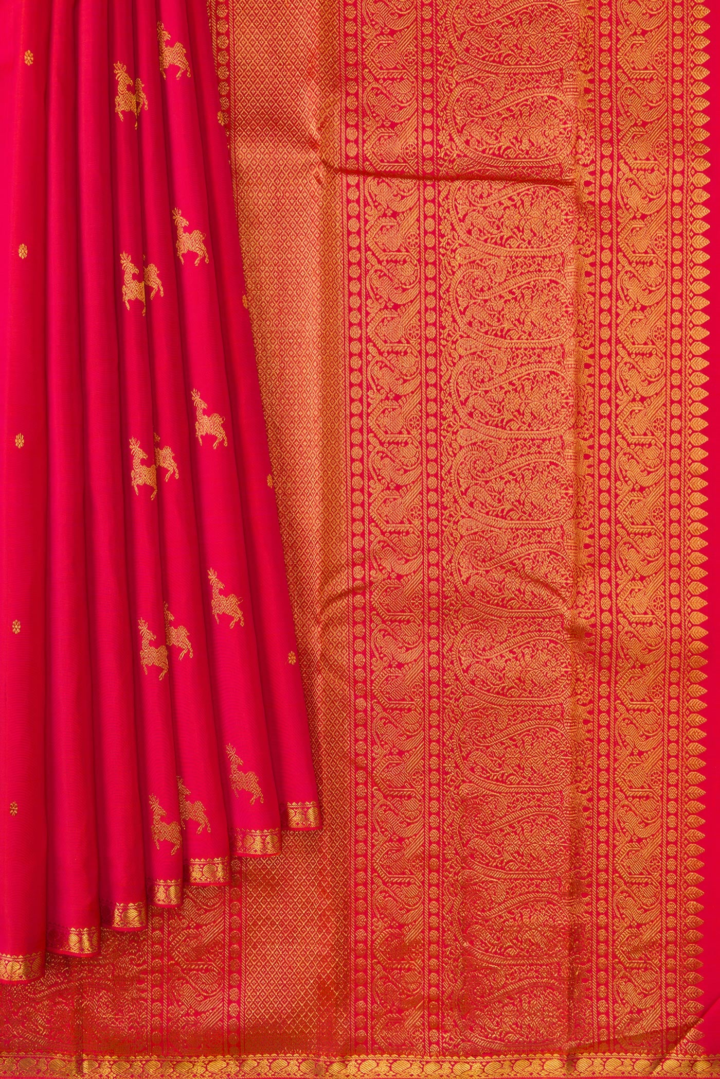 Pleats and pallu of Red Dual Tone Kanjivaram Silk Saree with Zari Butta on the body and Zari Border. 