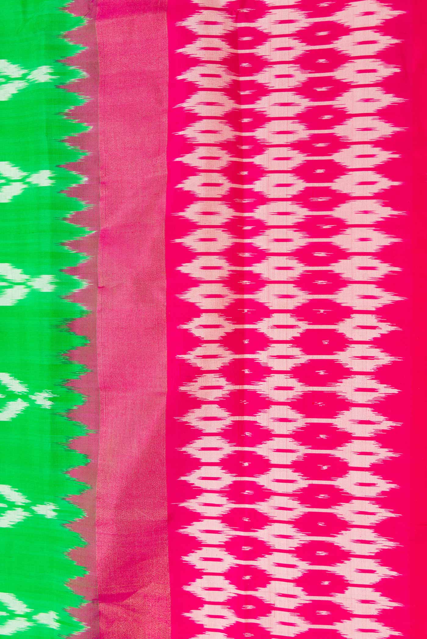 Border image of Green Dual Tone Double Ikat Saree with Ikat Print on the body and Ikat Border. 