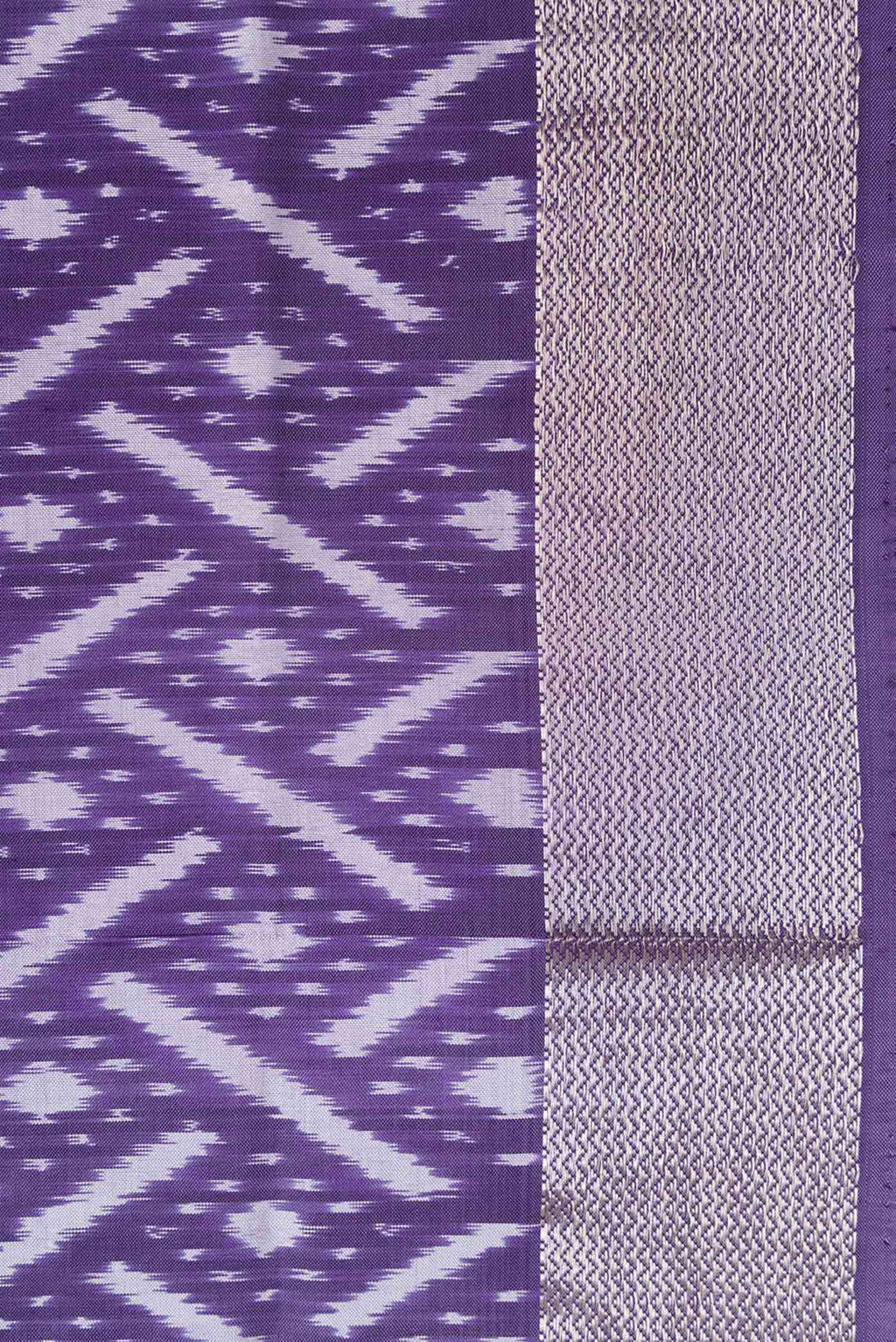 Border image of Lilac Pochampally Silk Saree with Pure Ikat on the body and Zari Border