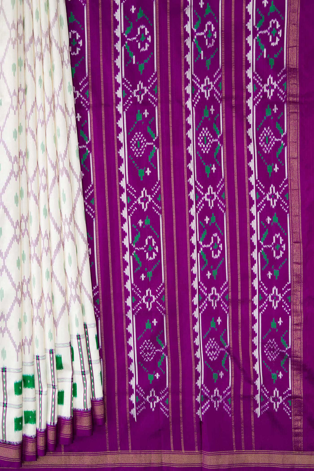 Pleats and pallu of Off White Dual Tone Double Ikat Saree with Ikat Print on the body and Ikat Border