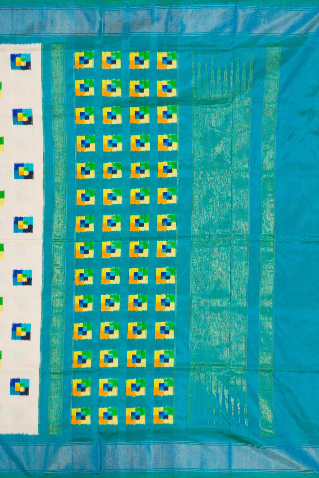 Close up image of the pallu of Off White Pochampally Silk Saree with Pure Ikat on the body and Zari Border