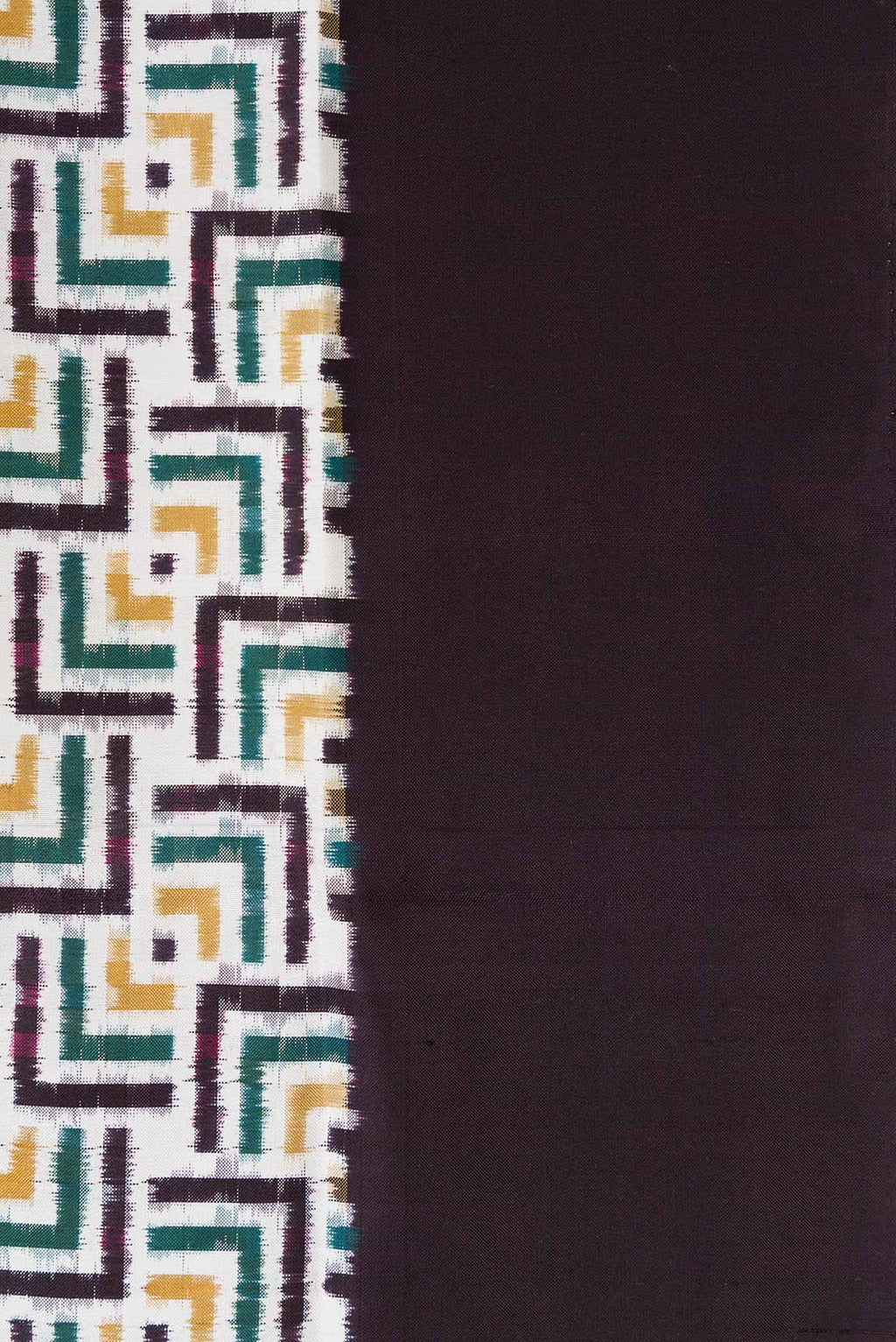 Border image of Off White Pochampally Silk Saree with Pure Ikat on the body and Plain Border