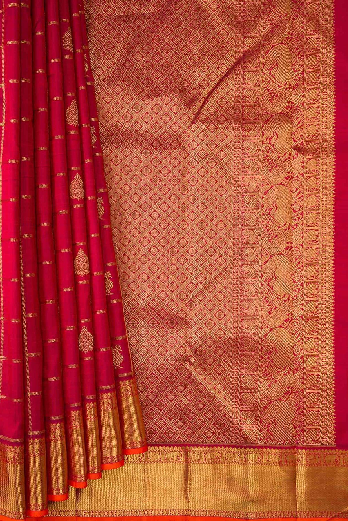 Pleats and pallu of Pure Silk Pure Zari Maroon Dual Tone Kanjivaram Saree with Checked design on the body and Zari Border. 