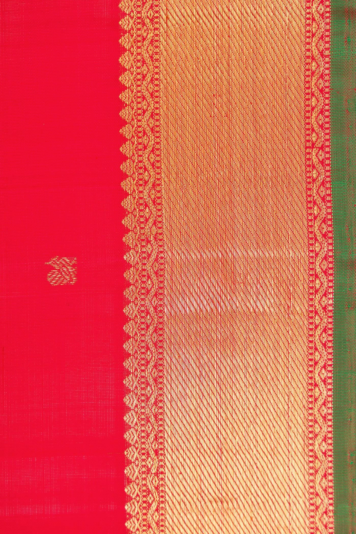 Border image of Pure Silk Pure Zari Red Dual Tone Kanchipuram Saree with Zari Butta on the body and Zari Border. 