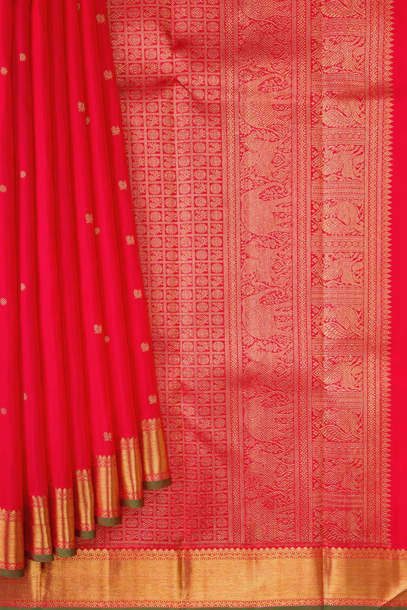 Pleats and pallu of Pure Silk Pure Zari Red Dual Tone Kanchipuram Saree with Zari Butta on the body and Zari Border. 