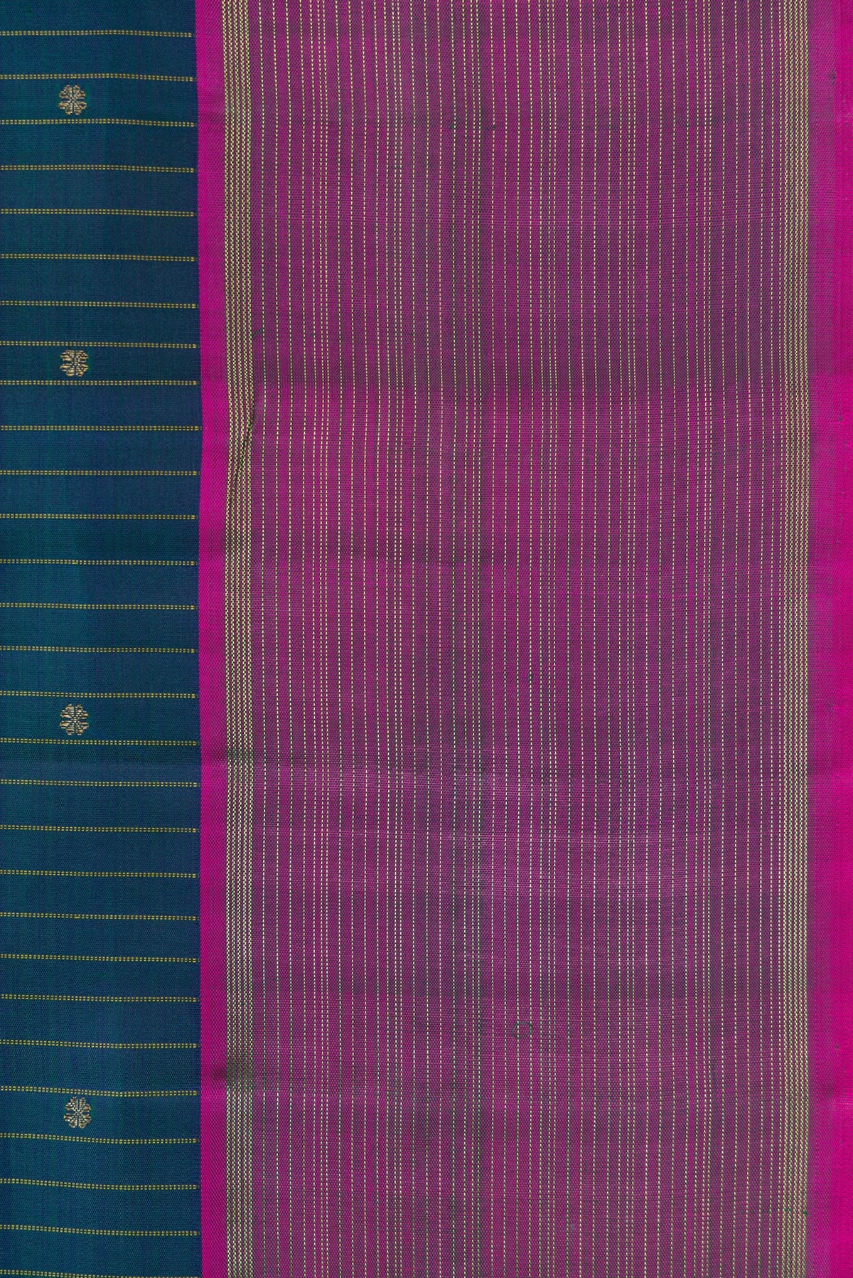 Border image of Pure Silk Pure Zari Bottle Green Dual Tone Kanchipuram Saree with Checked design on the body and Zari Border. 