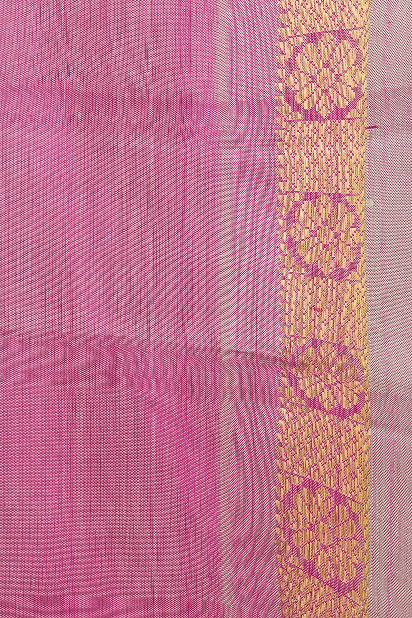 Border image of Pink Dual Tone Kanchipuram Silk Saree with Plain Body and Zari Border. 