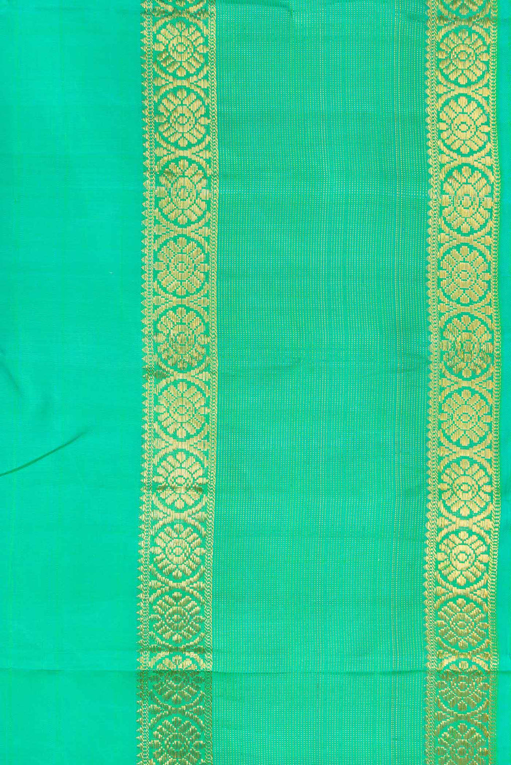 Border image of Sea Green Dual Tone Kanchipuram Silk Saree with Plain Body and Zari Border. 