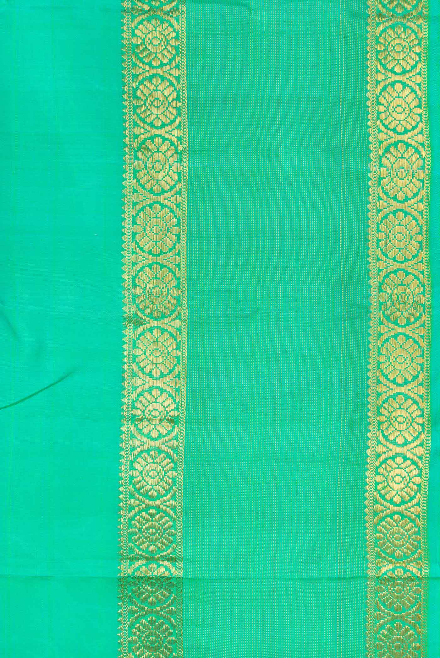 Border image of Sea Green Dual Tone Kanchipuram Silk Saree with Plain Body and Zari Border. 