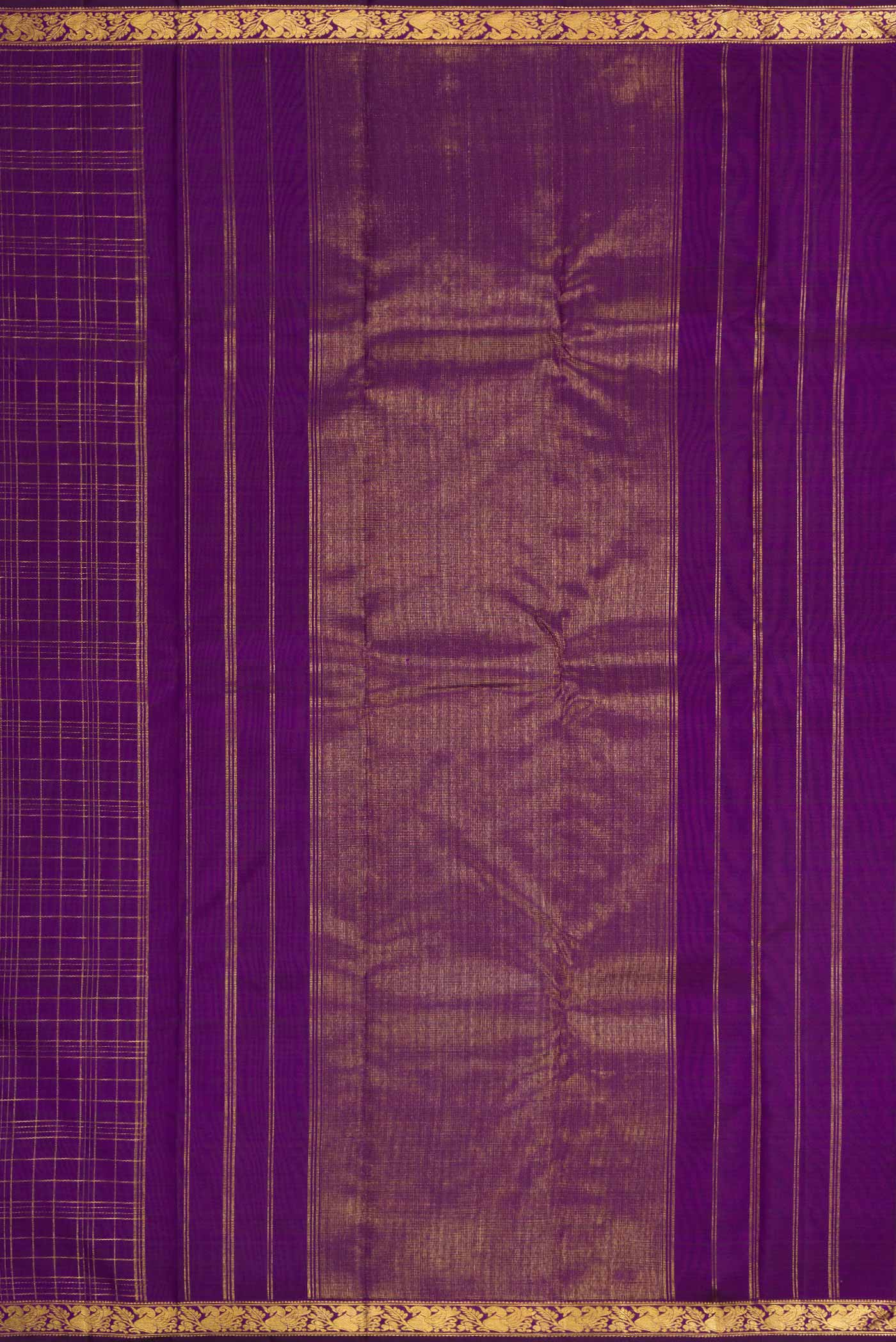 Close up image of the pallu of Pure Silk Pure Zari Violet Dual Tone Kanchipuram Saree with Checked design on the body and Zari Border. 