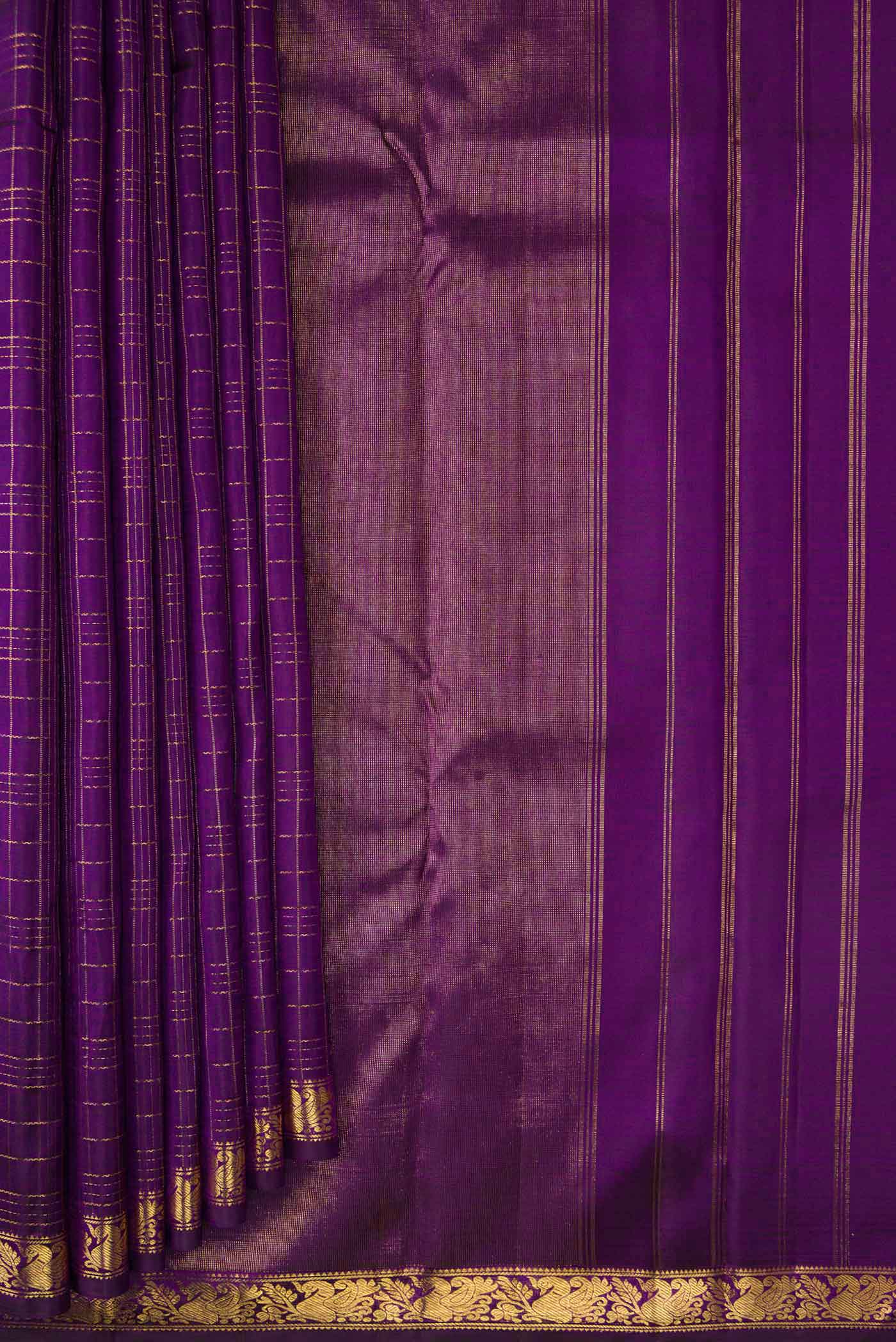 Pleats and pallu of Pure Silk Pure Zari Violet Dual Tone Kanchipuram Saree with Checked design on the body and Zari Border. 