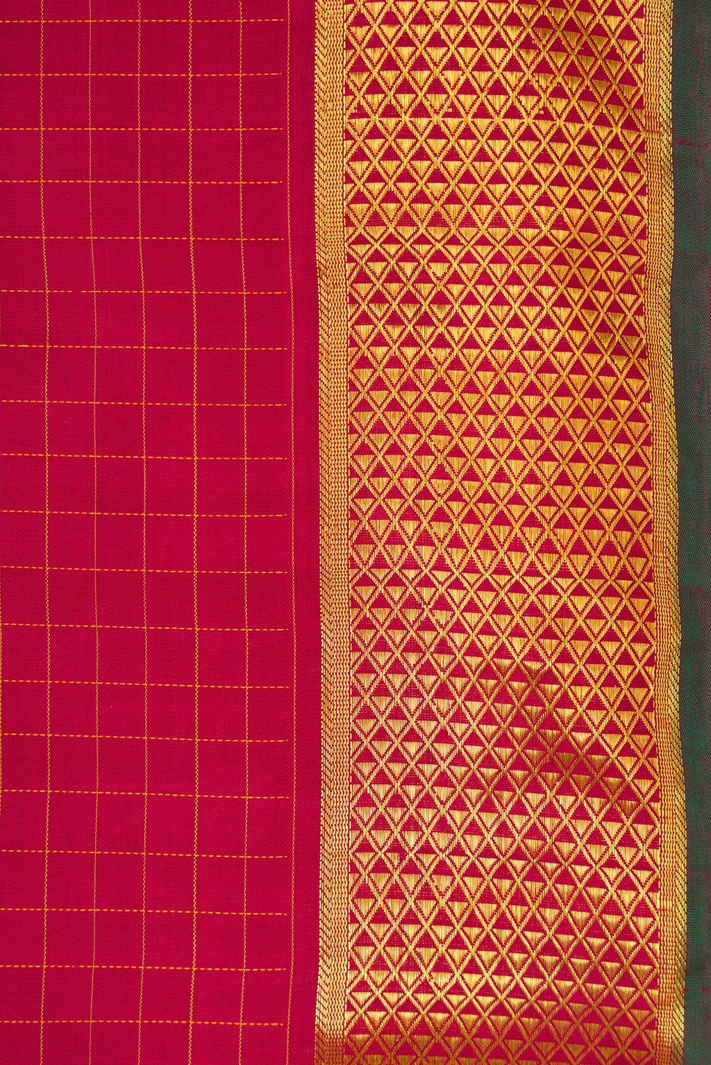 Border image of Maroon Dual Tone Kanchipuram Silk Saree with Checked design on the body and Zari Border. 