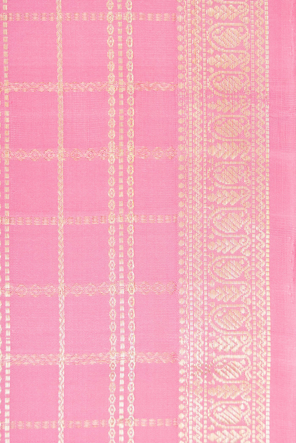 Border image of Pink Dual Tone Kanjivaram Silk Saree with Checked design on the body and Zari Border. 