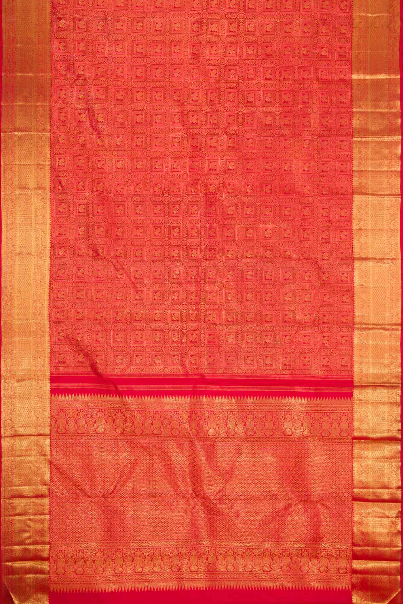 Flat view of Pure Silk Pure Zari Red Dual Tone Kanchipuram Saree with Zari Brocade on the body and Zari Border