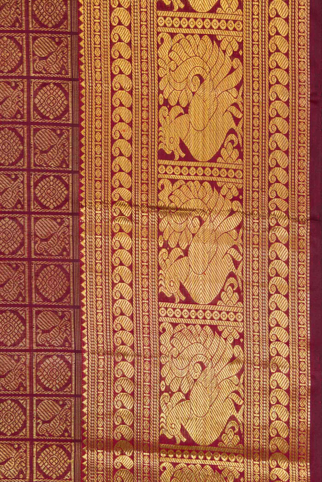 Border image of Pure Silk Pure Zari Maroon Dual Tone Kanchipuram Saree with Zari Brocade on the body and Zari Border