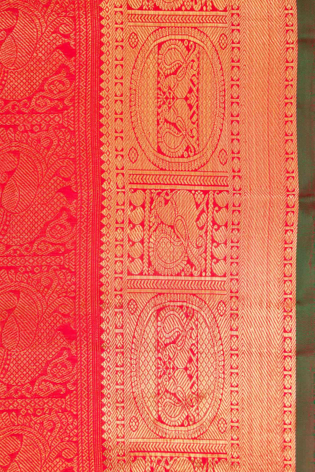 Border image of Pure Silk Pure Zari Pink with Red Color Kanchipuram Saree with Zari Brocade on the body and Zari Border