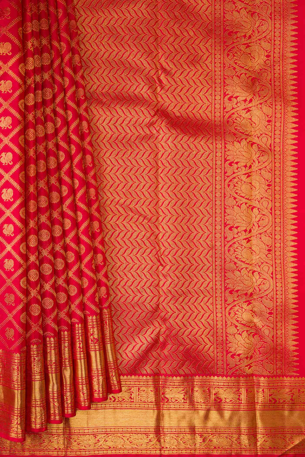 Pleats and pallu of Pure Silk Pure Zari Red Dual Tone Kanchipuram Saree with Zari Brocade on the body and Zari Border