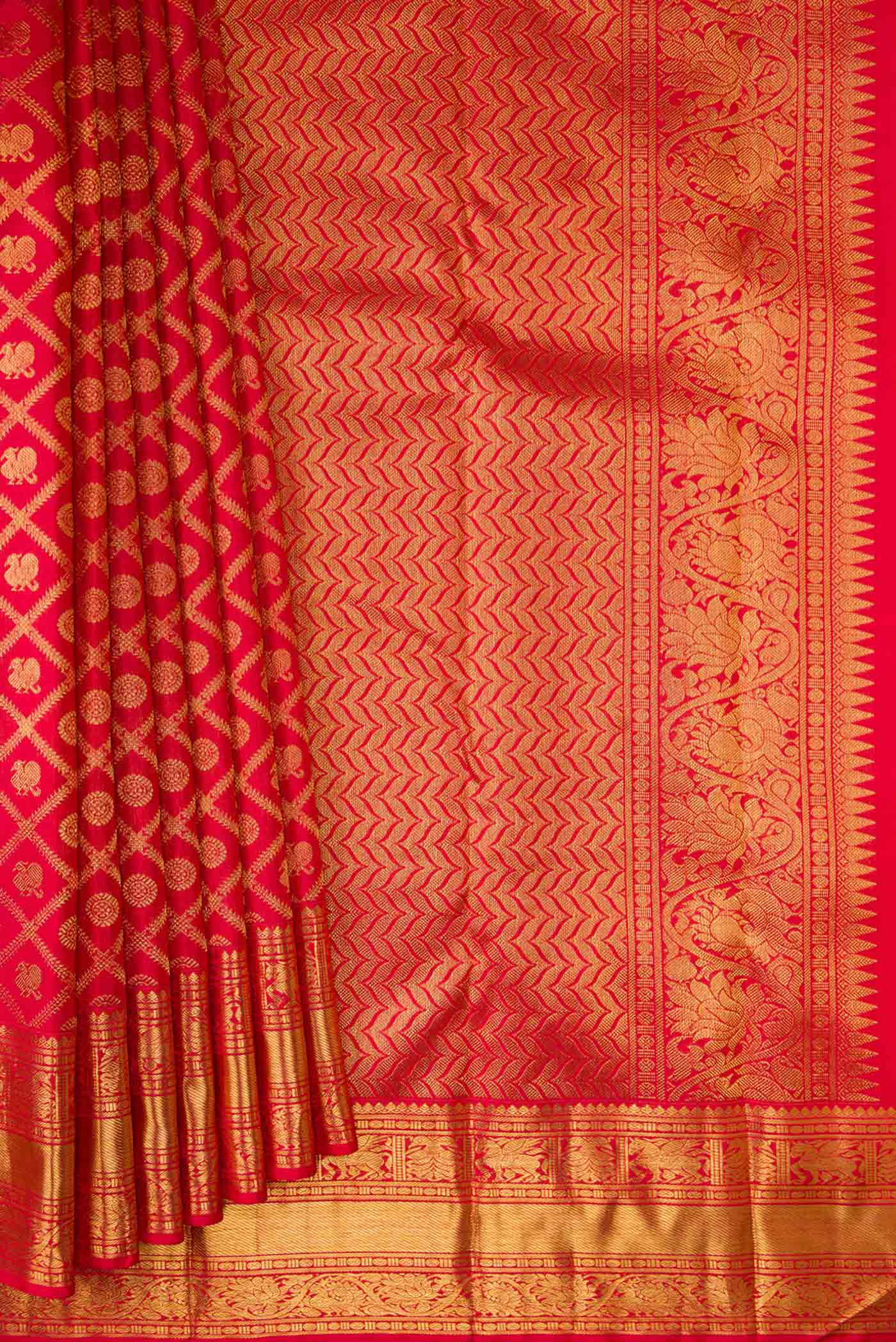 Pleats and pallu of Pure Silk Pure Zari Red Dual Tone Kanchipuram Saree with Zari Brocade on the body and Zari Border