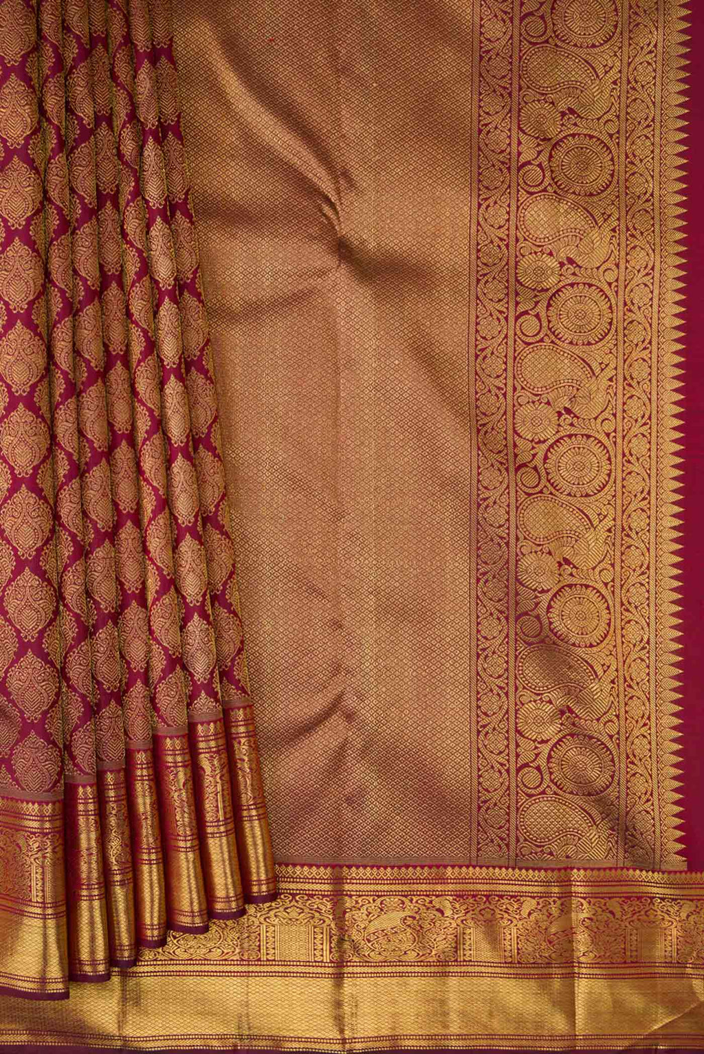 Pleats and pallu of Pure Silk Pure Zari Maroon Dual Tone Kanchipuram Saree with Zari Brocade on the body and Zari Border