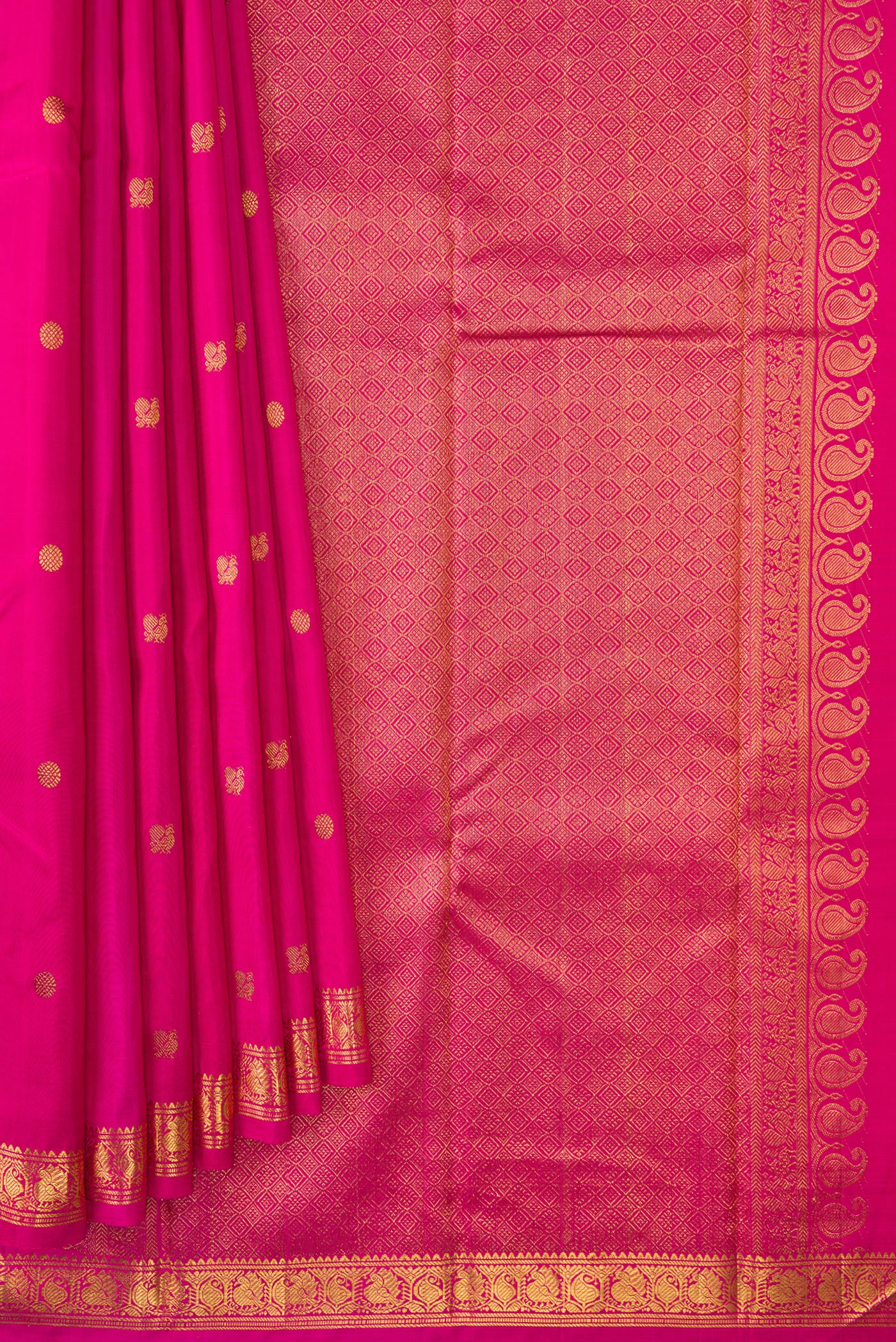 Pleats and pallu of Pink Dual Tone Kanchipuram Silk Saree with Zari Butta on the body and Zari Border. 