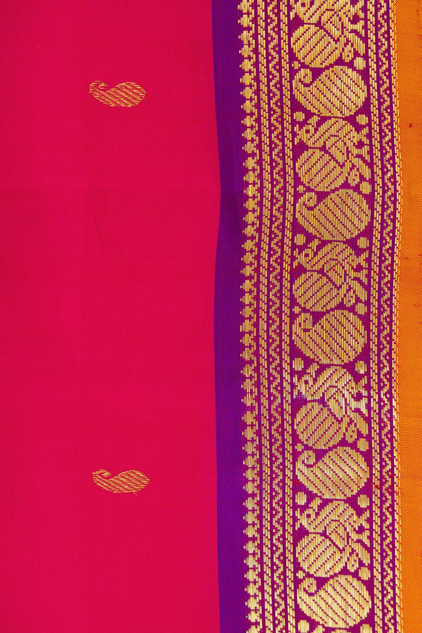 Border image of Pink Dual Tone Kanchipuram Silk Saree with Zari Butta on the body and Zari Border. 
