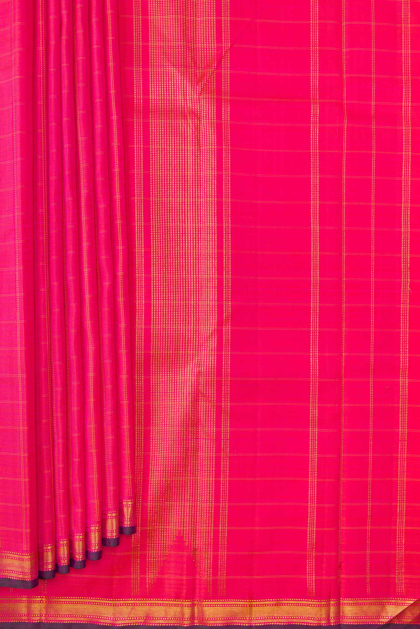 Pleats and pallu of Orange Dual Tone Kanchipuram Silk Saree with Checked design on the body and Zari Border. 