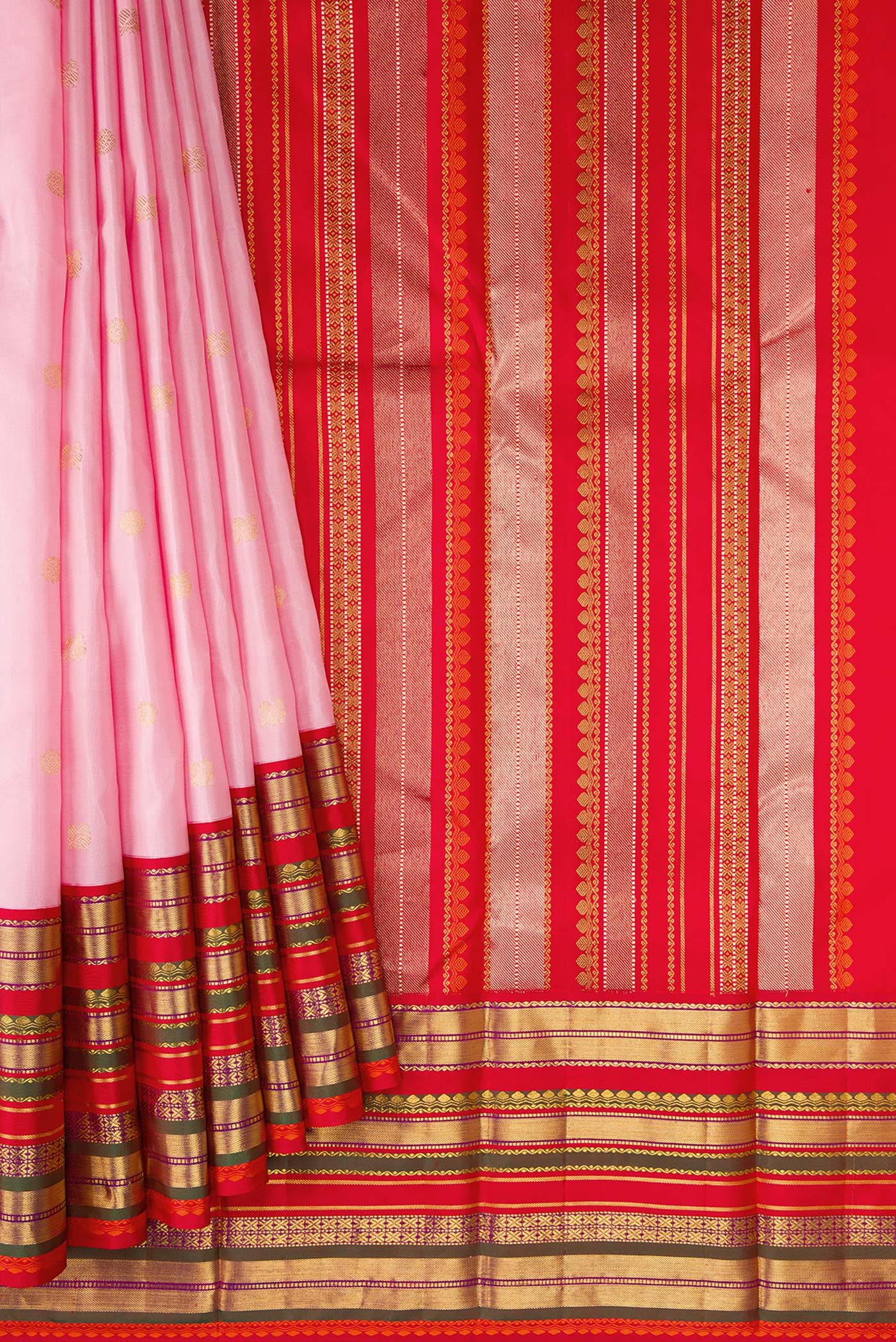 Pleats and pallu of Pink Dual Tone Kanjivaram Silk Saree with Zari Butta on the body and Zari Border. 
