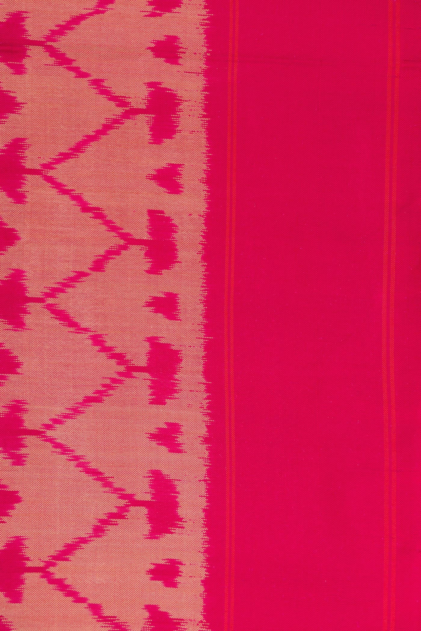 Border image of Pink Dual Tone Double Ikat Saree with Ikat Print on the body and Plain Border. 