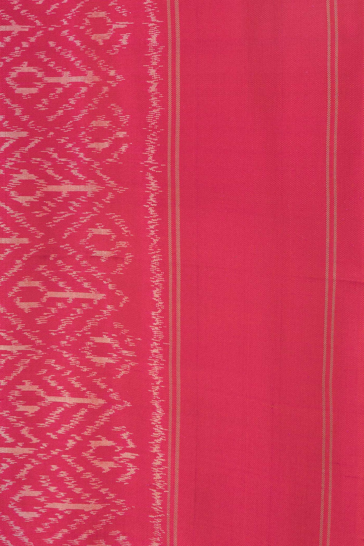 Border image of Pink Dual Tone Double Ikat Saree with Ikat Print on the body and Plain Border. 