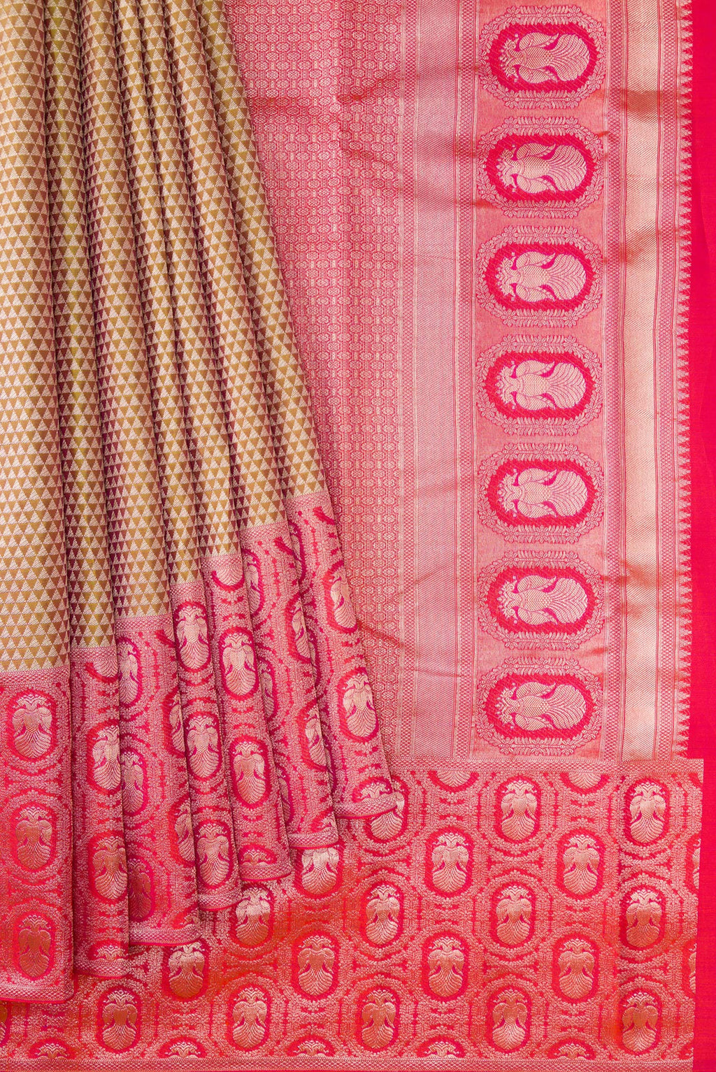 Pleats and pallu of Gold Dual Tone Kanjivaram Tissue Silk Saree with Zari Brocade on the body and Fancy Border. 