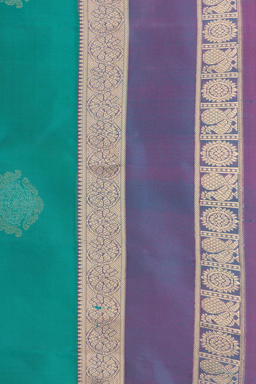 Border image of Green Dual Tone Kanchipuram Silk Saree with Zari Butta on the body and Zari Border. 