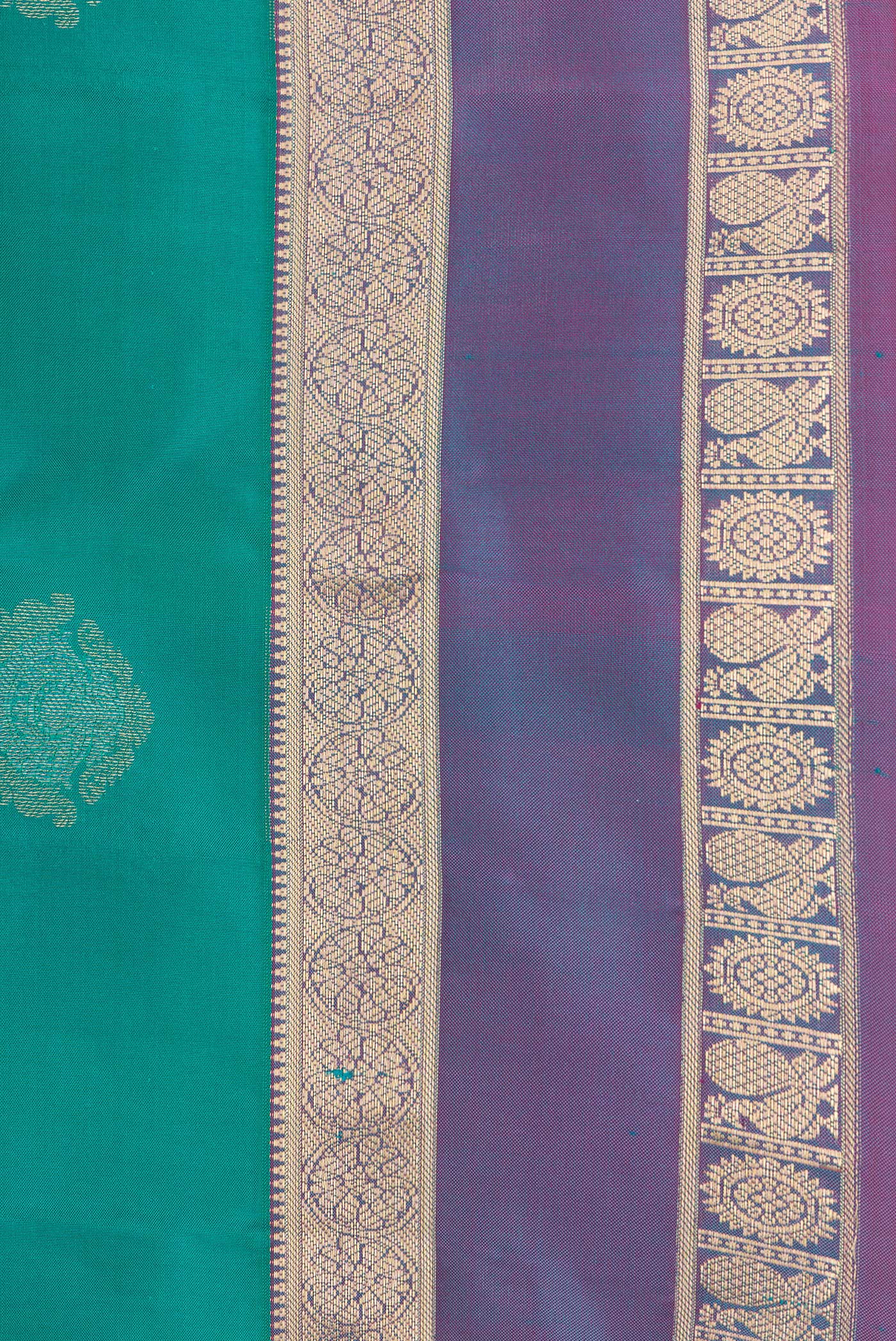 Border image of Green Dual Tone Kanchipuram Silk Saree with Zari Butta on the body and Zari Border. 