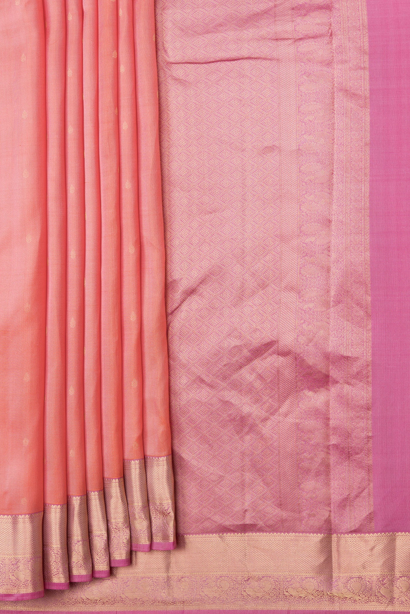 Pleats and pallu of Peach Dual Tone Kanchipuram Silk Saree with Zari Butta on the body and Zari Border. 