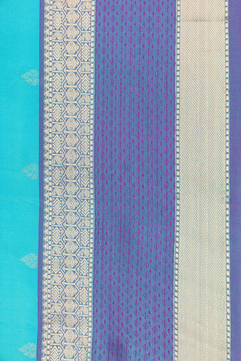 Border image of Sky Blue Dual Tone Kanchipuram Silk Saree with Zari Butta on the body and Zari And Thread Border. 