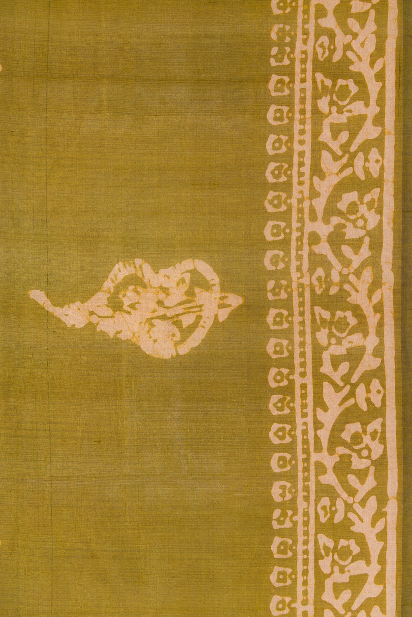 Border image of Mehandi Green Dual Tone Tussar Silk Saree with Printed design on the body and Printed Border. 