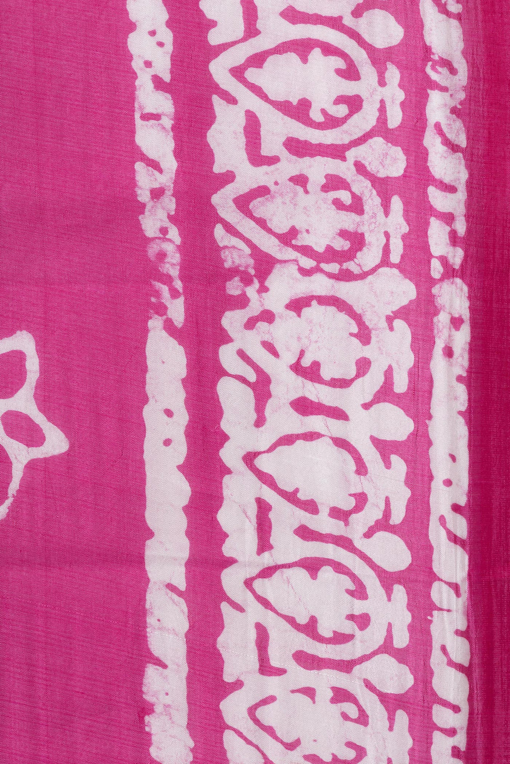 Border image of Rose pink Dual Tone Tussar Silk Saree with Batik Print on the body and Printed Border. 