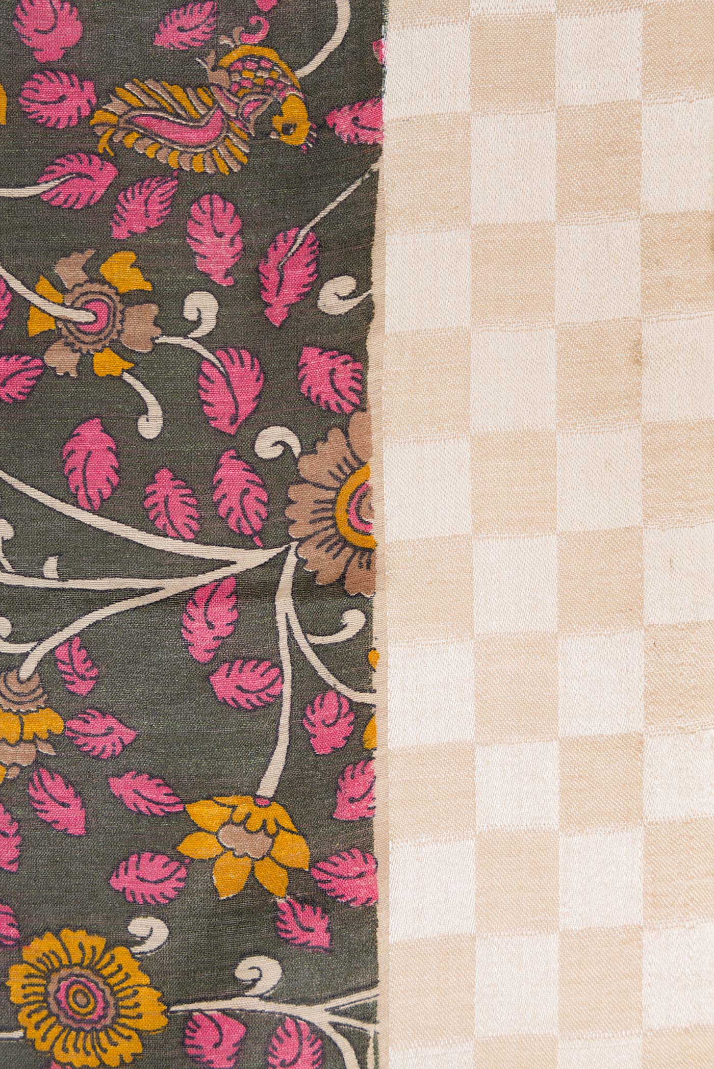 Border image of Bottle Green Dual Tone Tussar Silk Saree with Printed design on the body and Checks Border. 