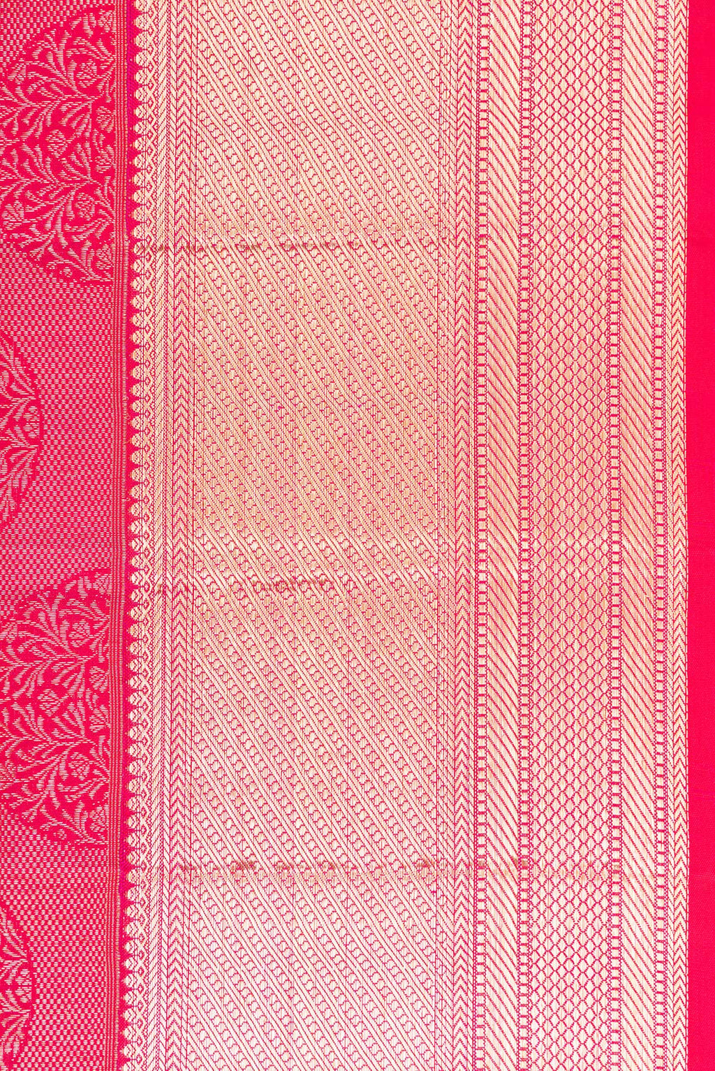 Border image of Pink Dual Tone Kanchipuram Silk Saree with Zari Butta on the body and Zari Border. 