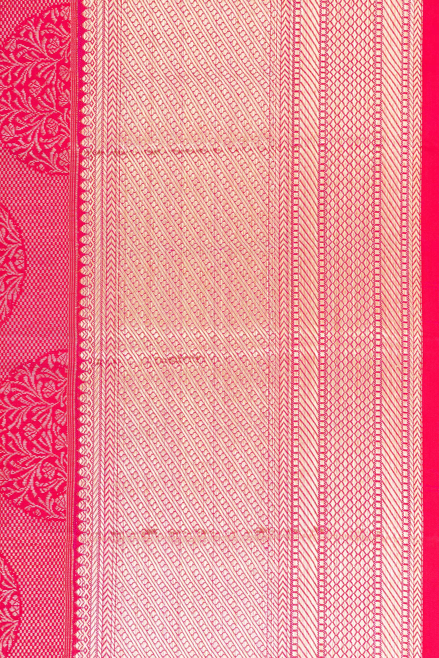 Border image of Pink Dual Tone Kanchipuram Silk Saree with Zari Butta on the body and Zari Border. 