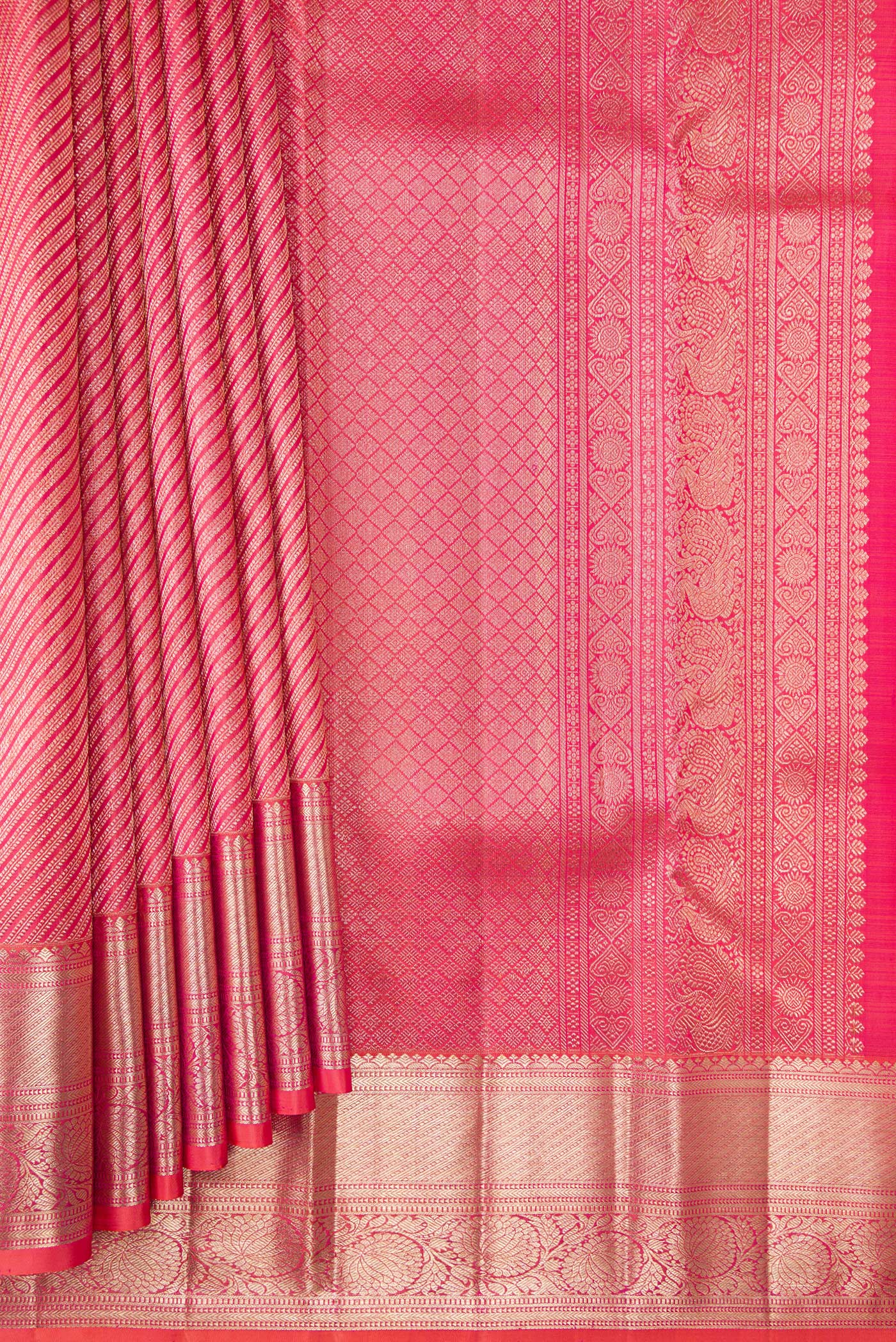 Pleats and pallu of Orange Dual Tone Kanchipuram Silk Saree with Zari Brocade on the body and Zari Border. 