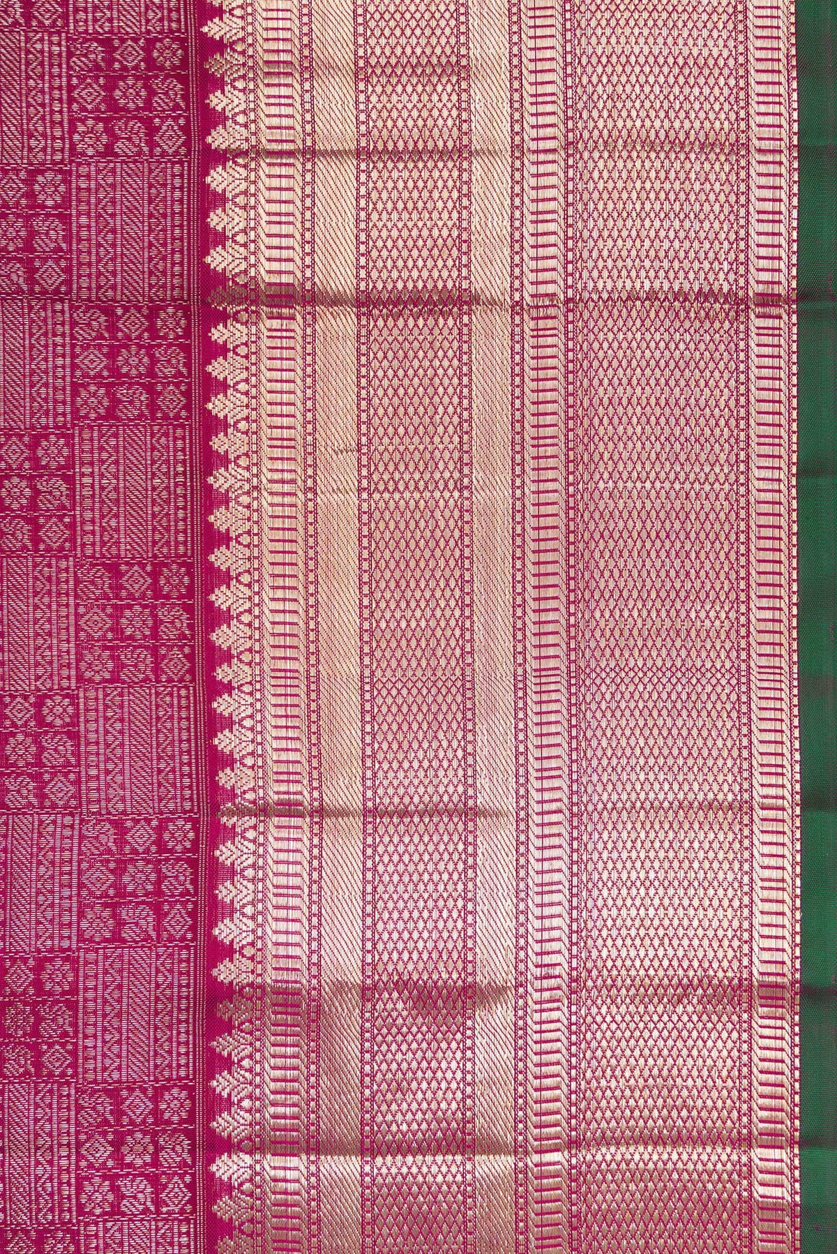 Border image of Purple Dual Tone Kanchipuram Silk Saree with Zari Brocade on the body and Zari Border. 