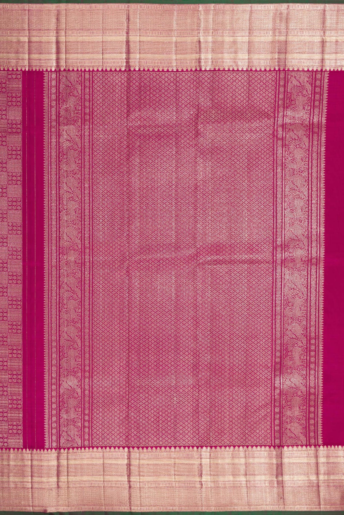 Close up image of the pallu of Purple Dual Tone Kanchipuram Silk Saree with Zari Brocade on the body and Zari Border. 