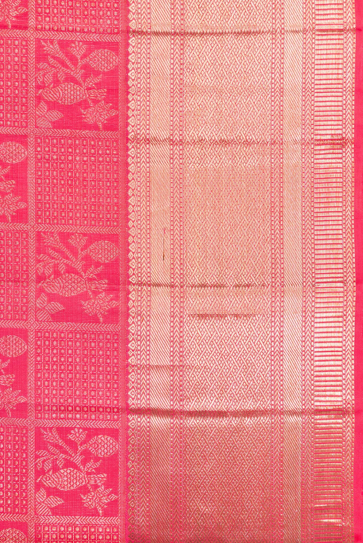 Border image of Pink Dual Tone Kanchipuram Silk Saree with Zari Brocade on the body and Zari Border. 
